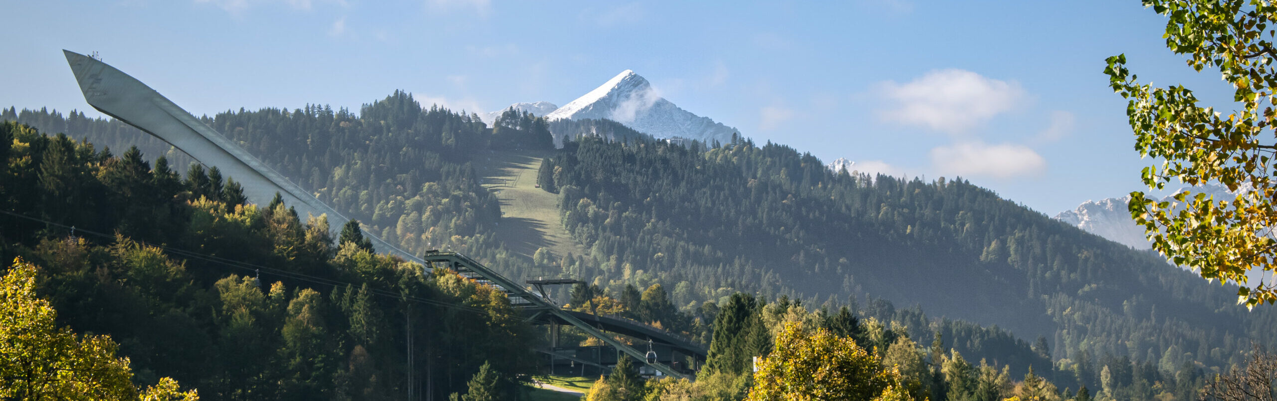 Schanze und Alpspitze im Herbst / GaPa Tourismus